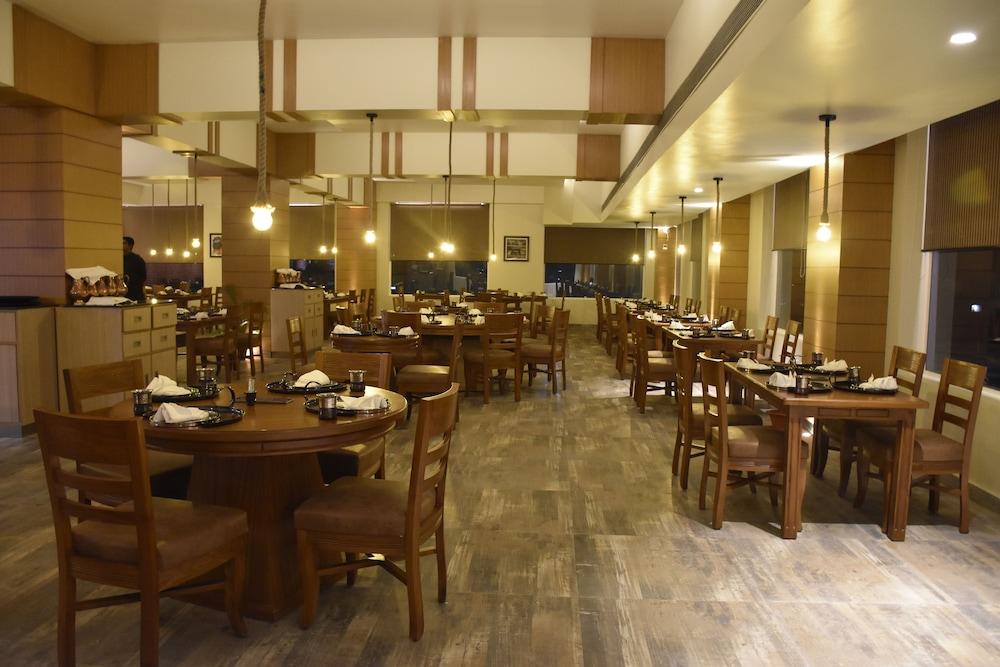 Lemon Tree Premier, Patna Hotel Patna  Buitenkant foto